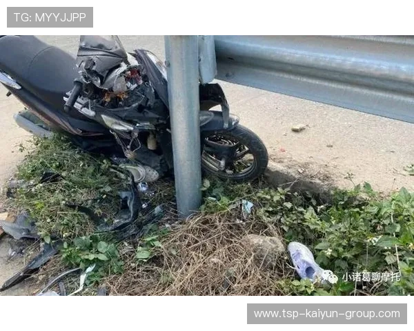 成都摔车事件曝光,公众关注运动员安全保障,成都坠河车祸 成都摔车事件曝光,公众关注运动员安全保障,成都坠河车祸